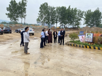 中國農(nóng)業(yè)發(fā)展銀行漢中市分行一行至西鄉(xiāng)縣文旅場館建設項目地實地考察