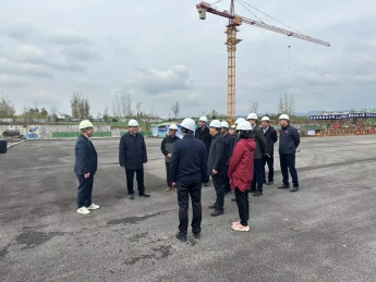 陜西省體育局黨組書記、局長尤磊一行至洋縣全民健身中心和體育場建設項目現(xiàn)場調(diào)研